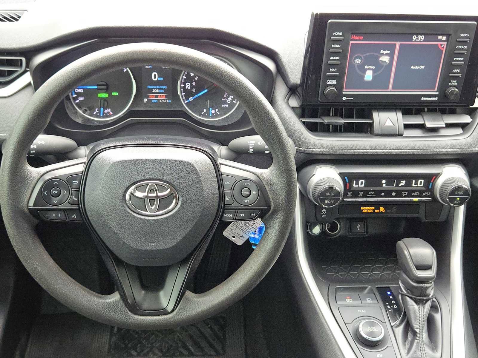 Used 2020 Toyota RAV4 LE image 26
