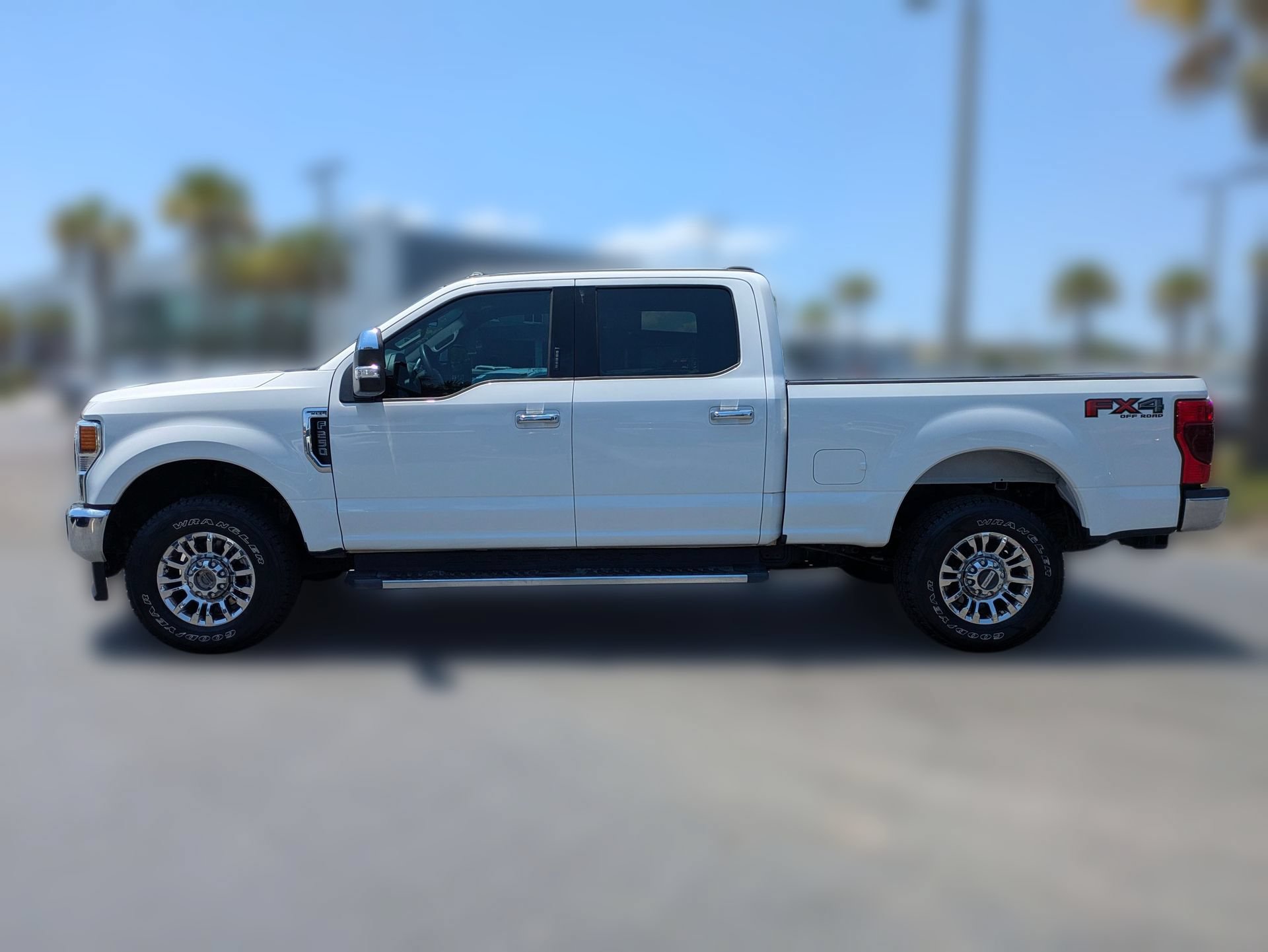 Certified 2020 Ford F250 XLT w/ XLT Premium Package AWD/4WD image 8