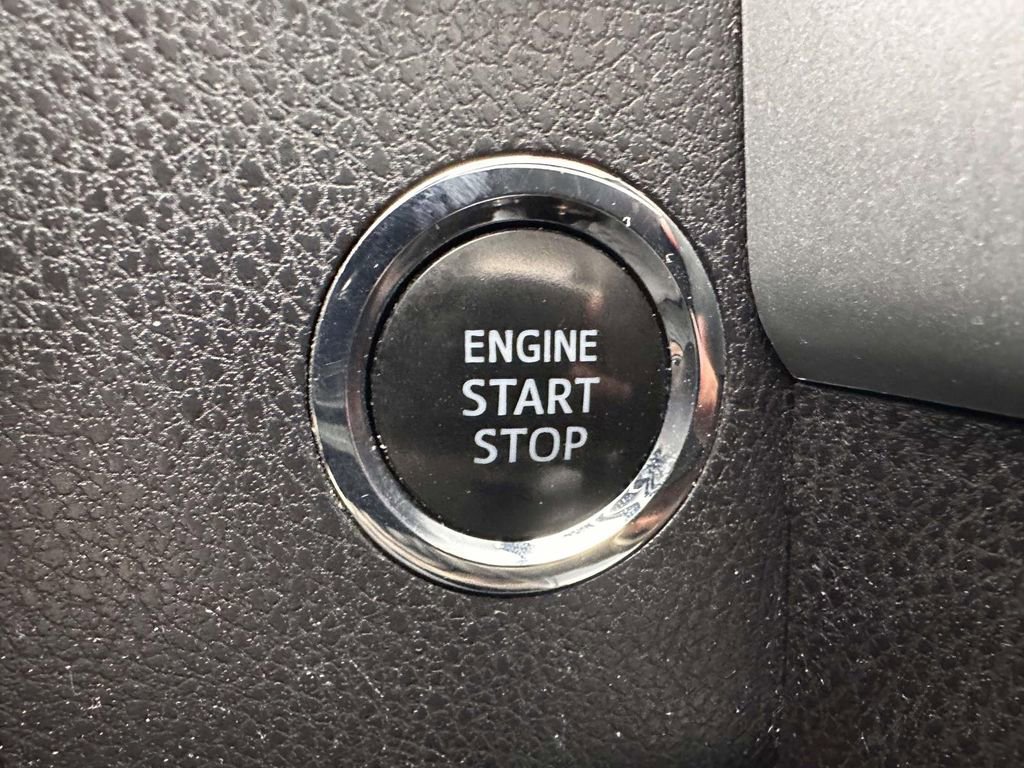 Used 2018 Toyota Highlander SE AWD/4WD image 22