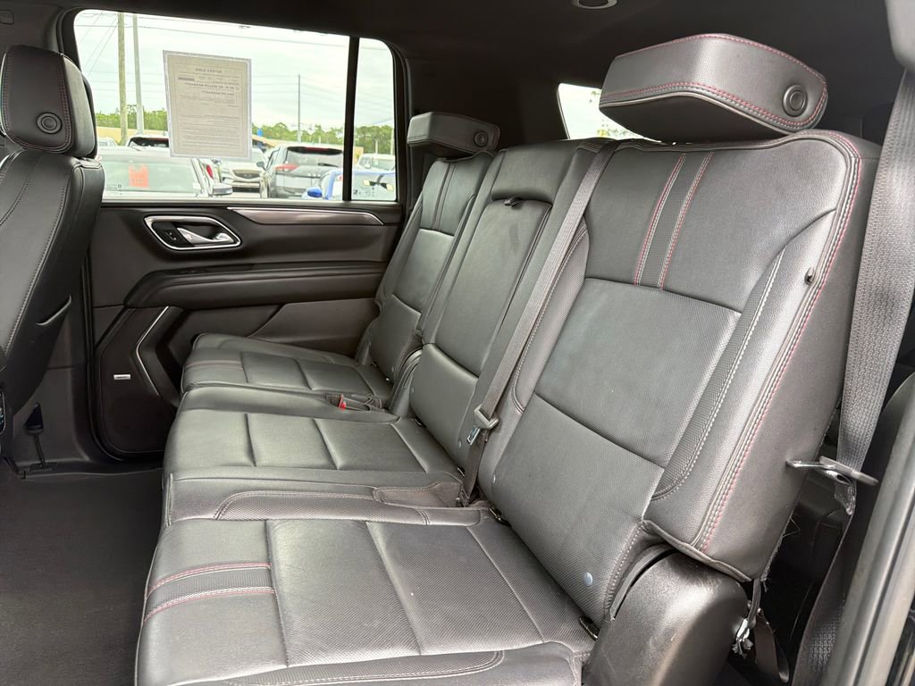 Used 2024 Chevrolet Suburban RST RWD image 28