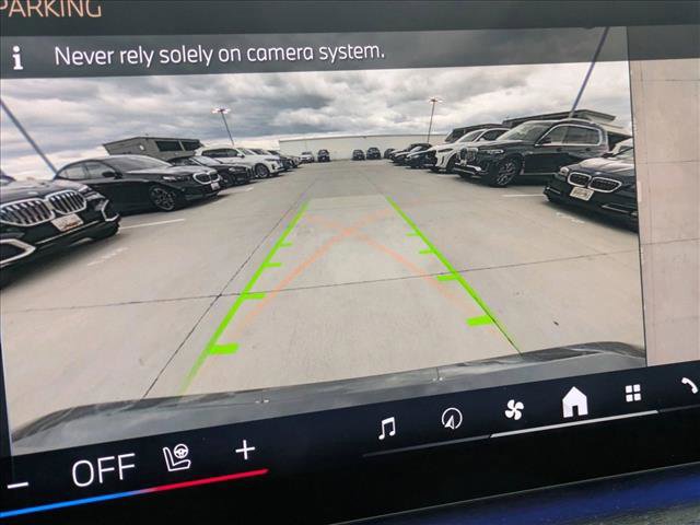 Used 2023 BMW i7 xDrive60 AWD/4WD image 12