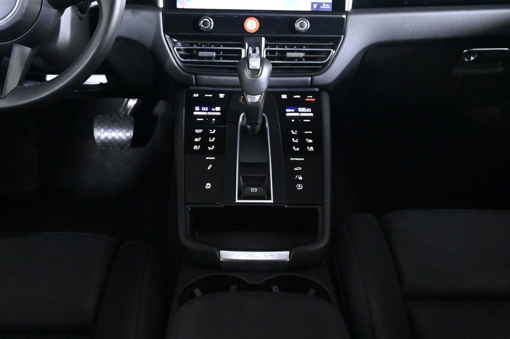 Used 2025 Porsche Macan S image 16