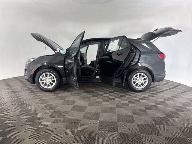 Used 2023 Chevrolet Equinox LS AWD/4WD image 11