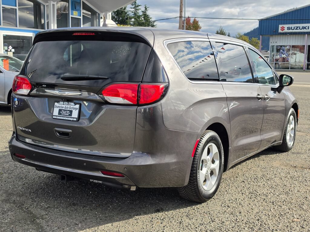 Used 2017 Chrysler Pacifica LX w/ Tire & Wheel Group FWD image 7