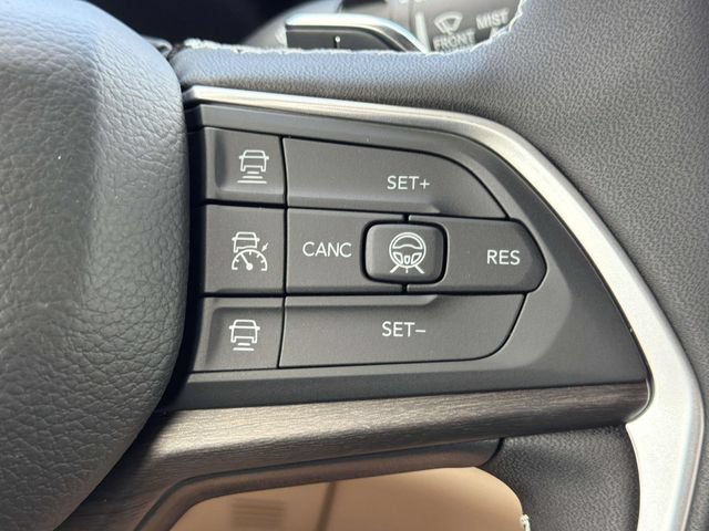 New 2026 Jeep Grand Cherokee Limited w/ Luxury Tech Group II RWD image 31