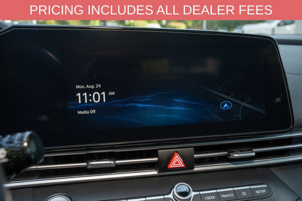 Used 2025 Hyundai Elantra SEL FWD image 13