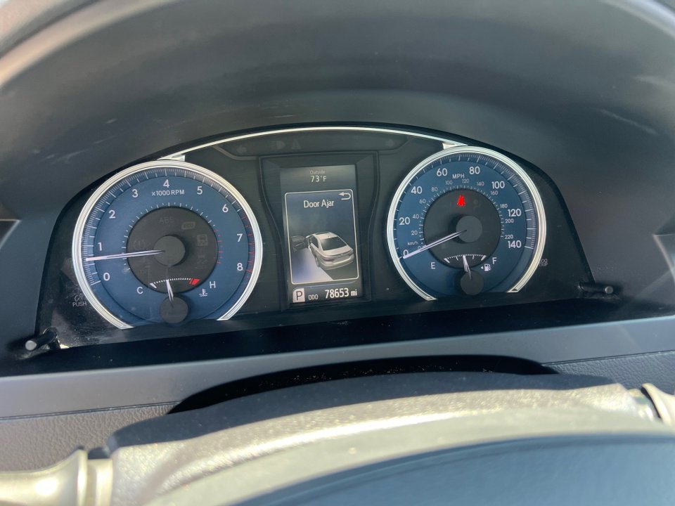 Used 2017 Toyota Camry XLE FWD image 11