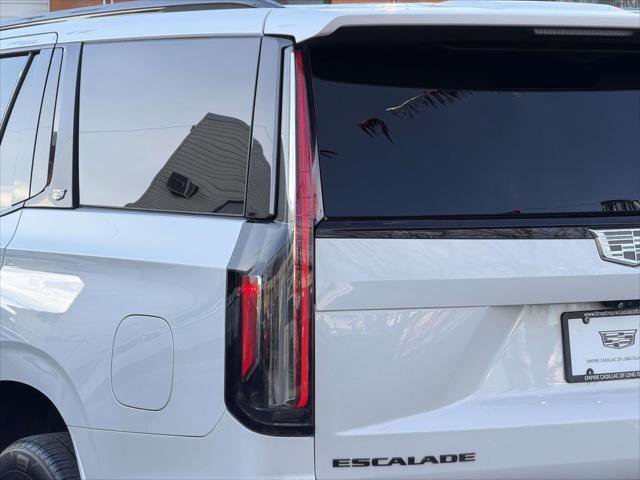 Used 2021 Cadillac Escalade Sport w/ Driver Assist Tech Package AWD/4WD image 11