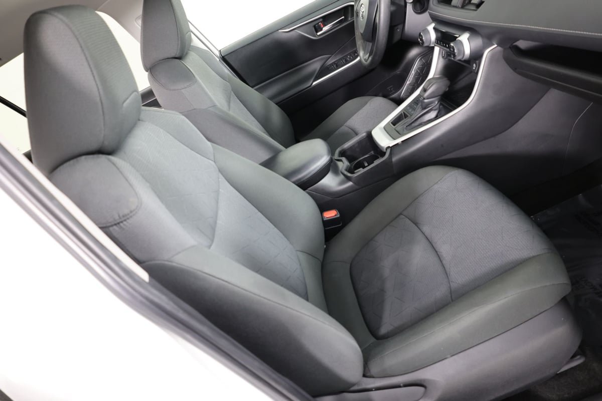 Used 2022 Toyota RAV4 XLE AWD/4WD image 31