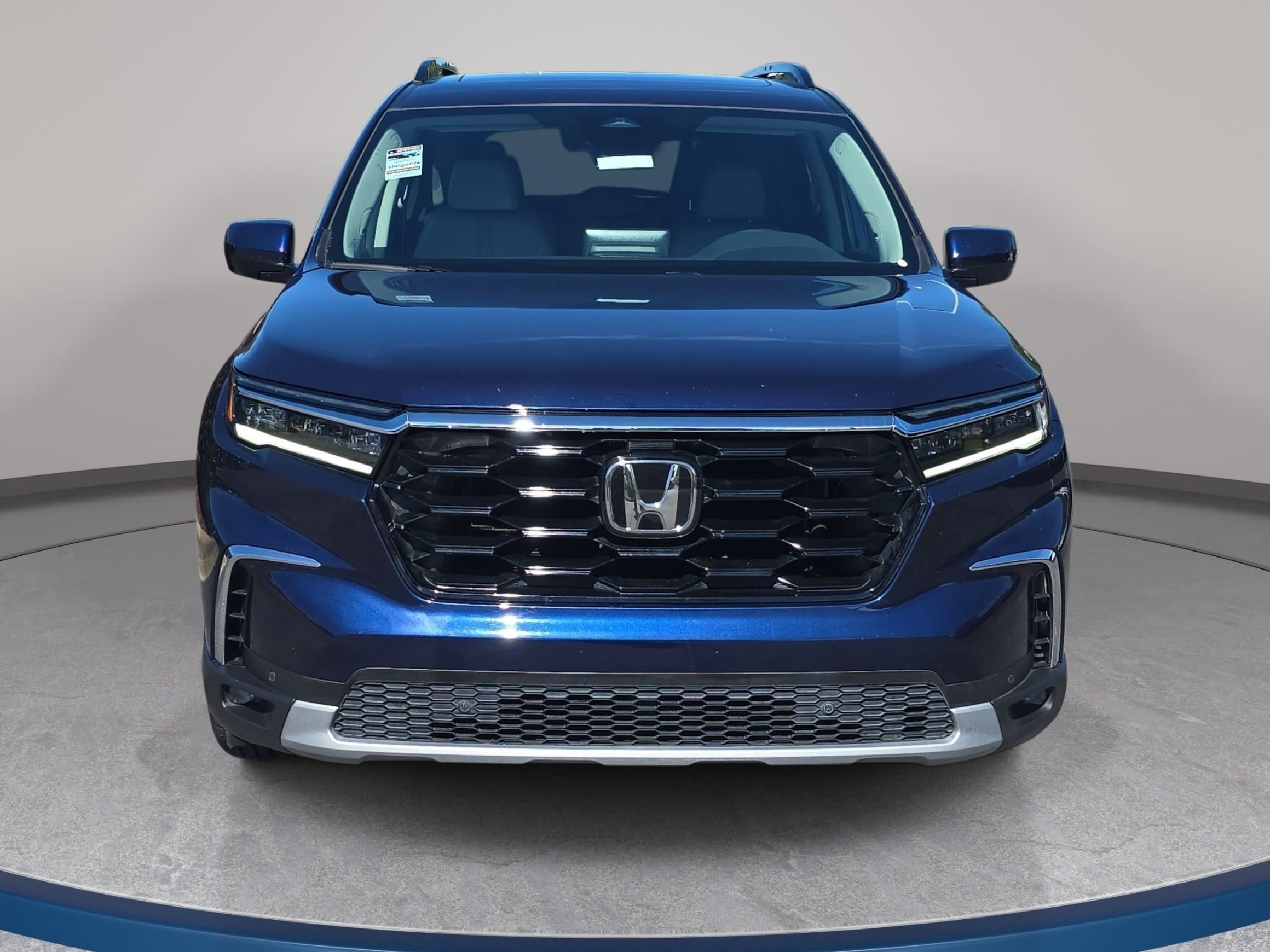 Certified 2024 Honda Pilot Touring image 2