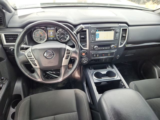 Used 2018 Nissan Titan SV w/ SV Convenience Package image 9