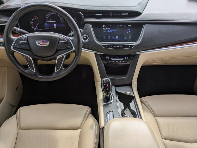 Used 2018 Cadillac XT5 Luxury w/ Driver Awareness Package FWD image 15