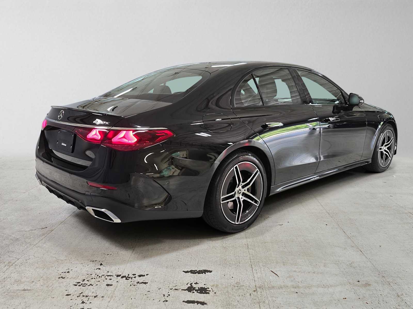 Used 2026 Mercedes-Benz E 350 4MATIC Sedan image 3