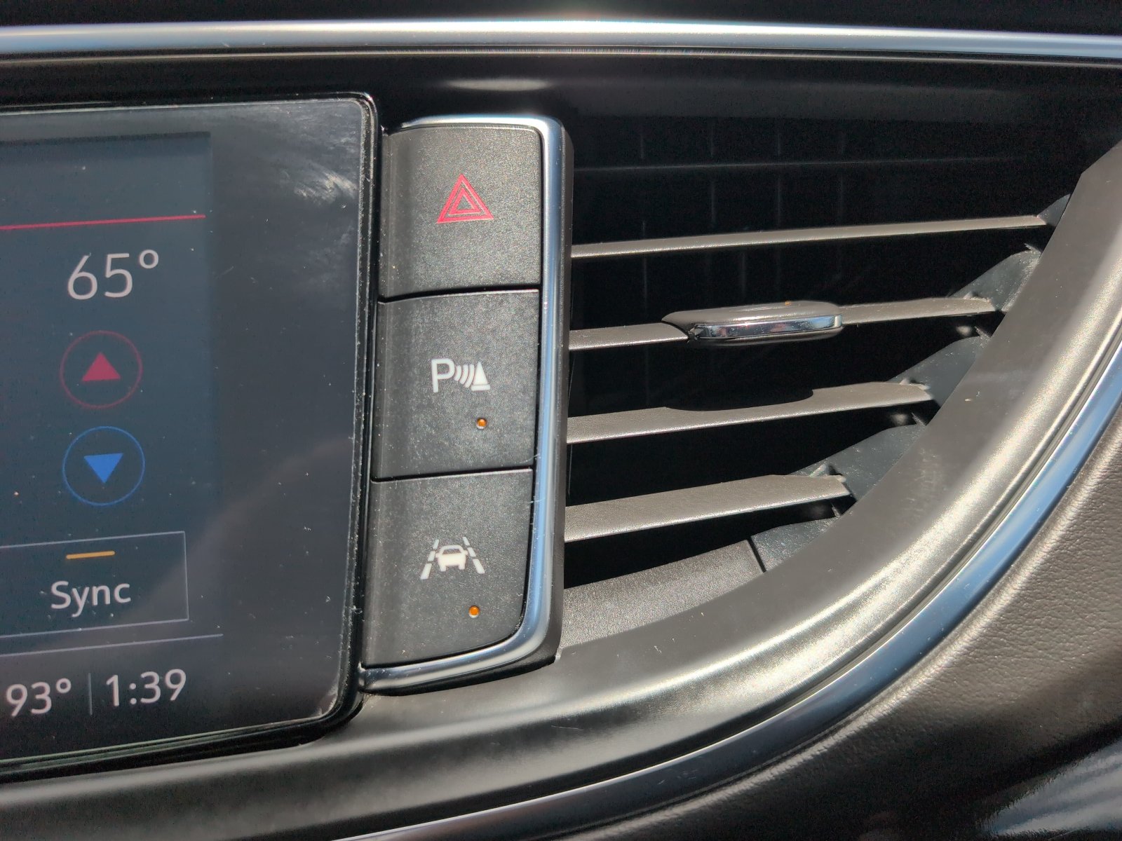 Used 2023 Buick Enclave Avenir w/ Trailering Package, 5000 lbs. FWD image 38