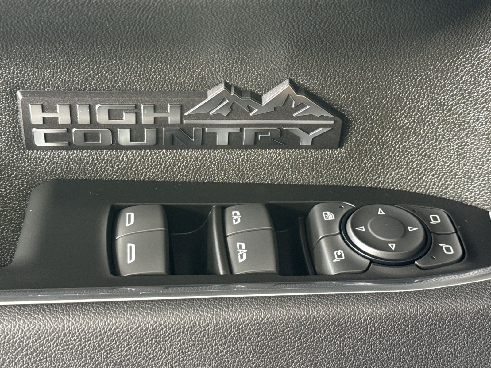 Used 2024 Chevrolet Silverado 1500 High Country AWD/4WD image 15