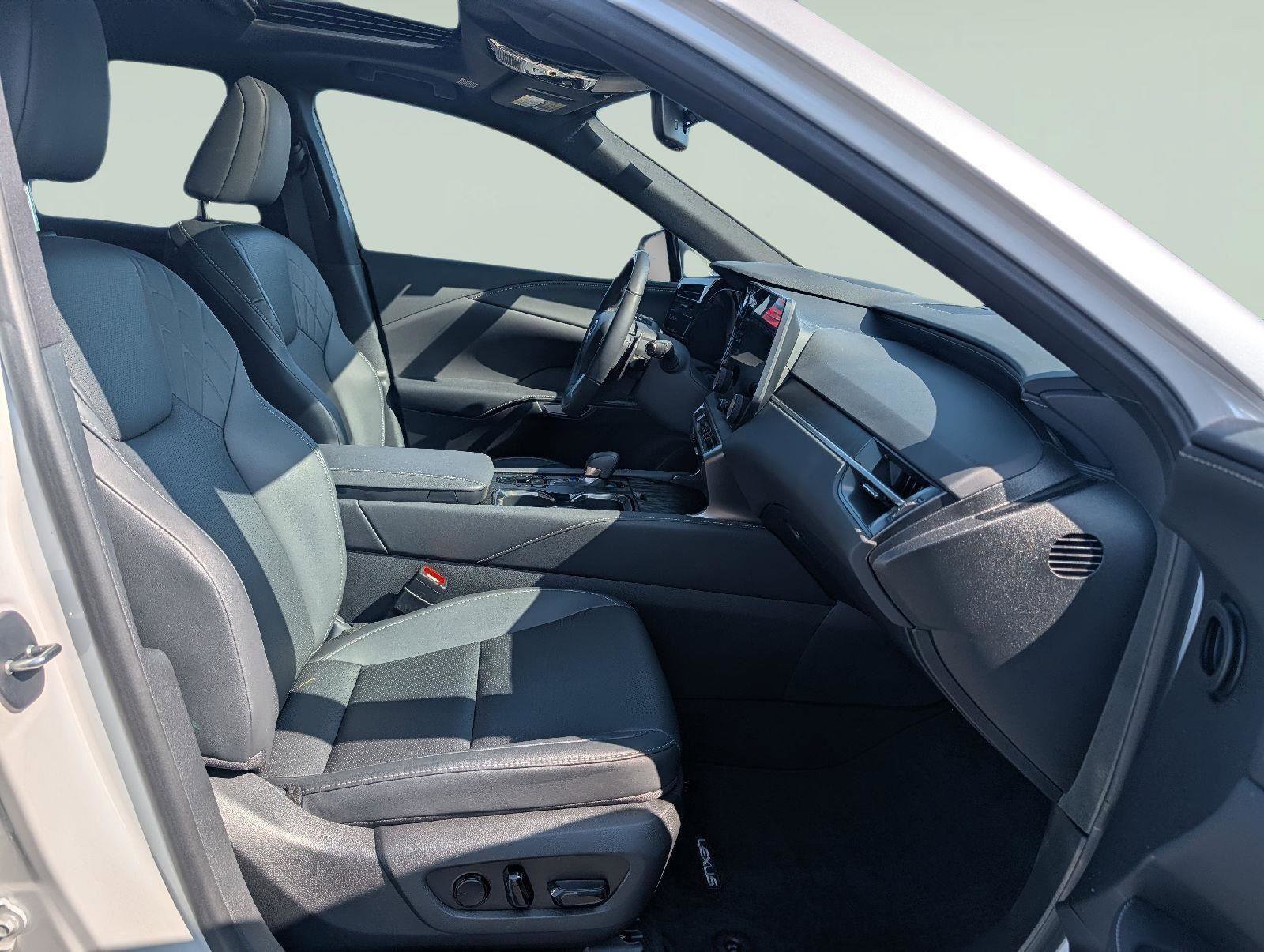 Used 2024 Lexus RX 350 Premium w/ Accessory Package (Z1) AWD/4WD image 20