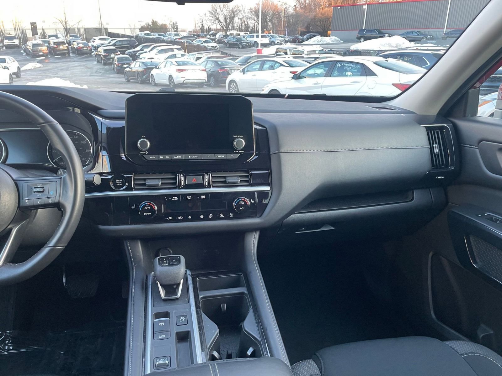 Used 2025 Nissan Pathfinder SV image 37