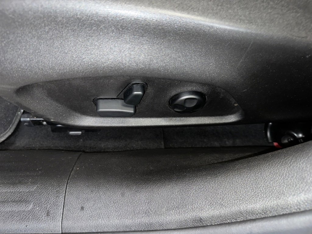 Used 2015 Jeep Renegade Limited image 6