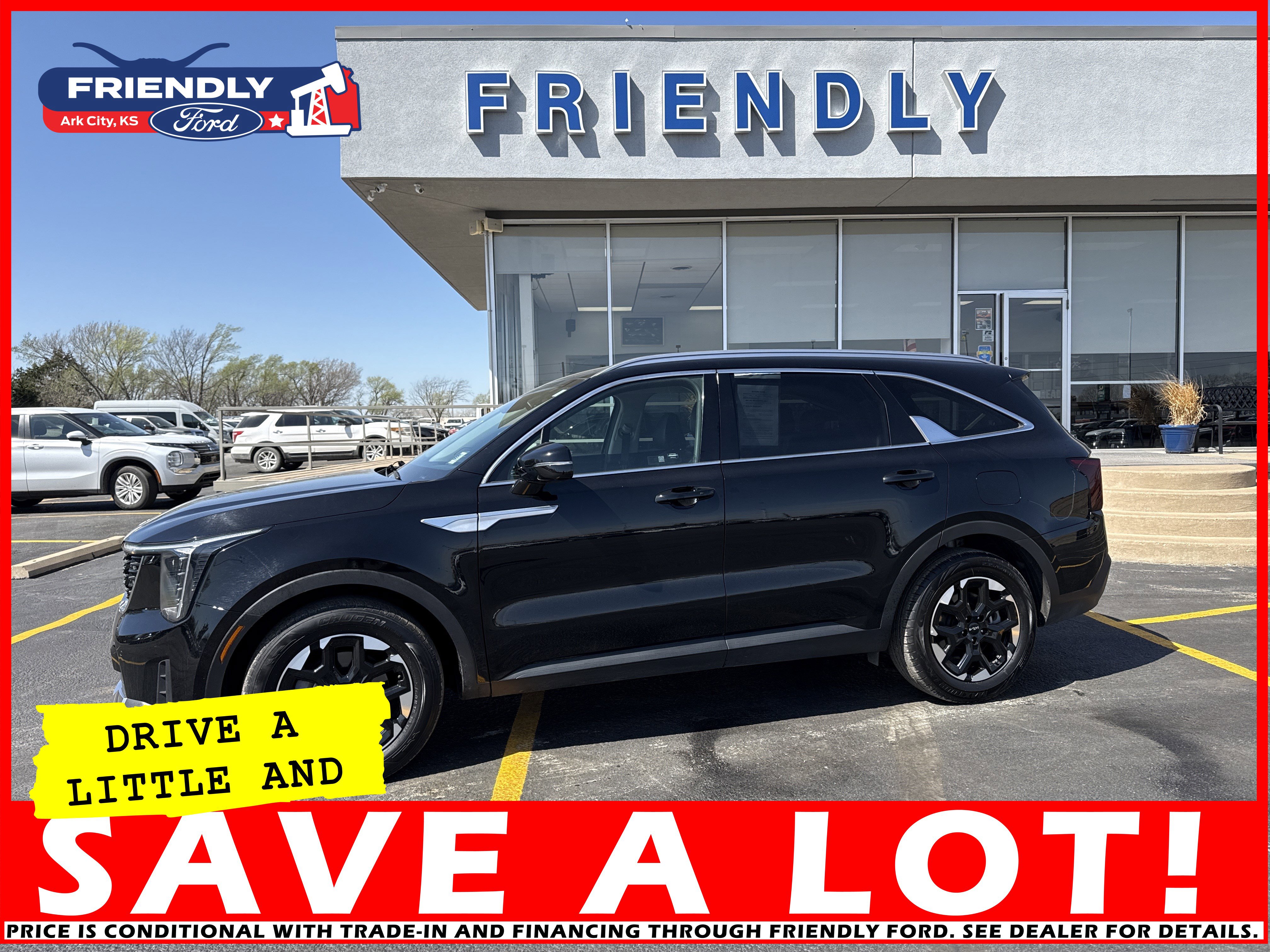 Used 2024 Kia Sorento S image 2