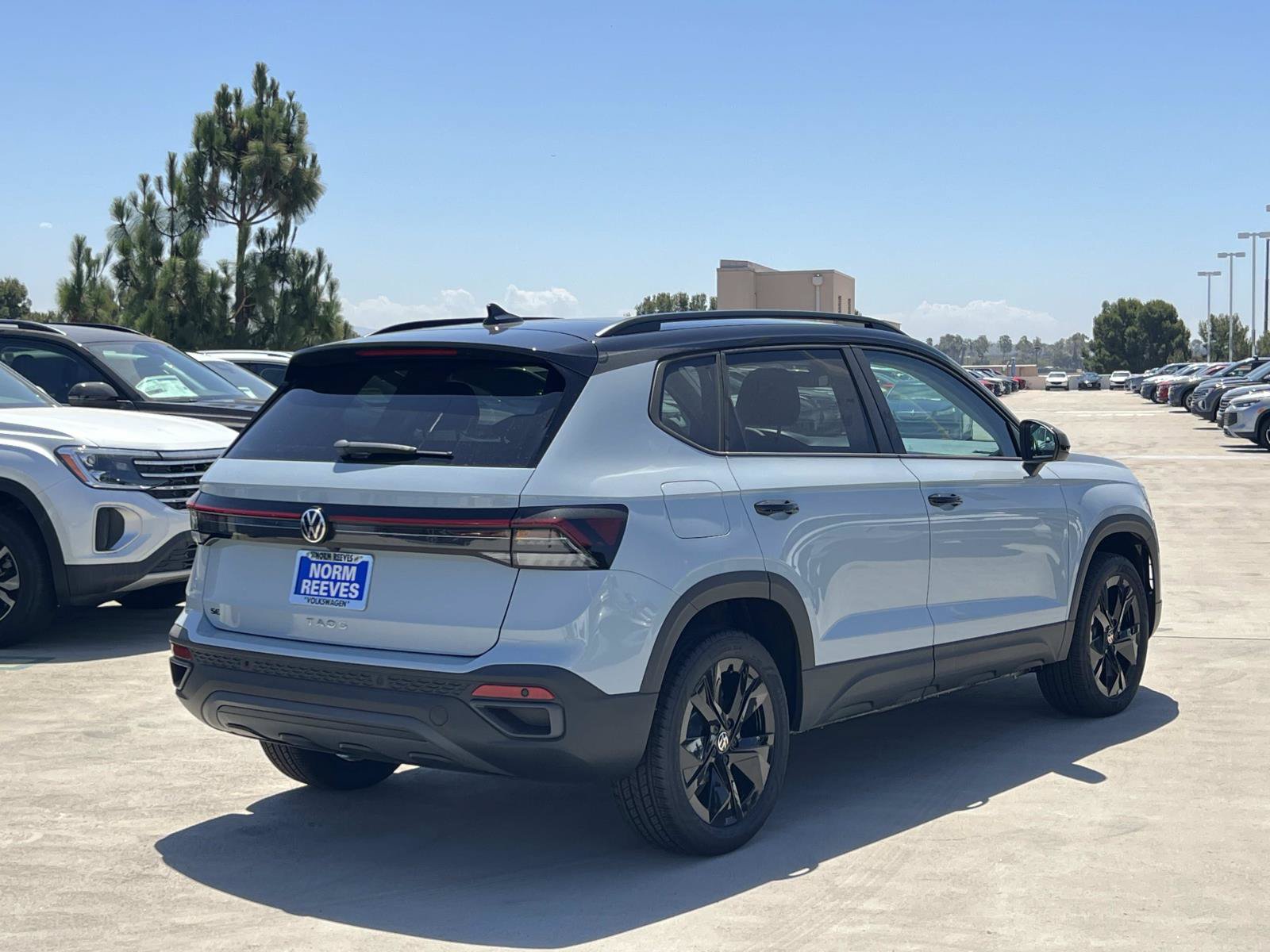 New 2026 Volkswagen Taos SE FWD image 27