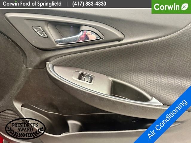 Used 2018 Chevrolet Malibu LT image 11