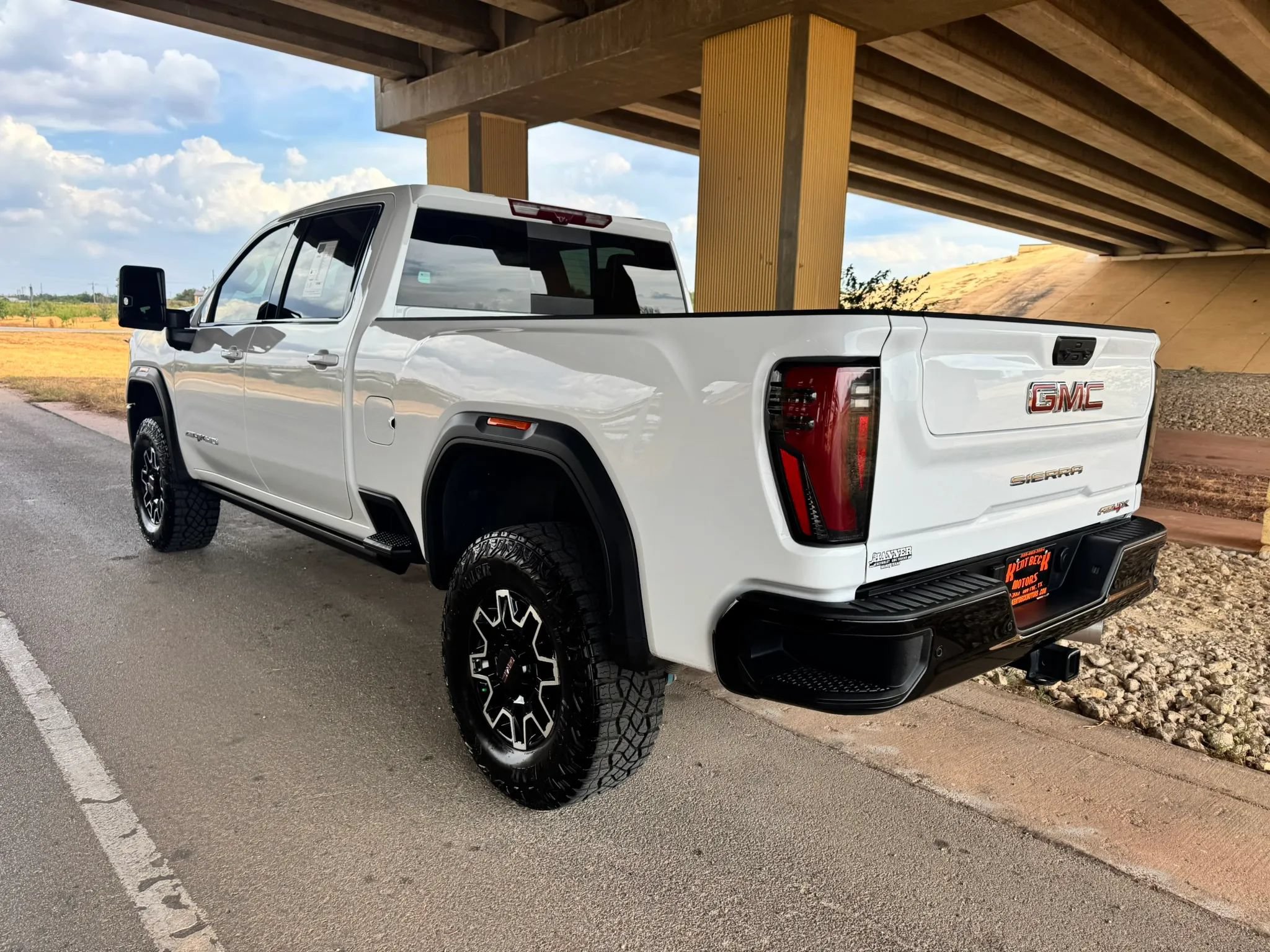 Used 2026 GMC Sierra 2500 AT4X AWD/4WD image 5