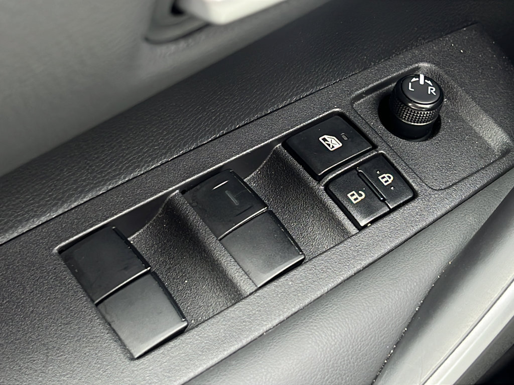 Used 2024 Toyota Corolla SE FWD image 17