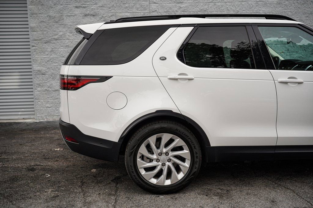 Used 2023 Land Rover Discovery S image 15