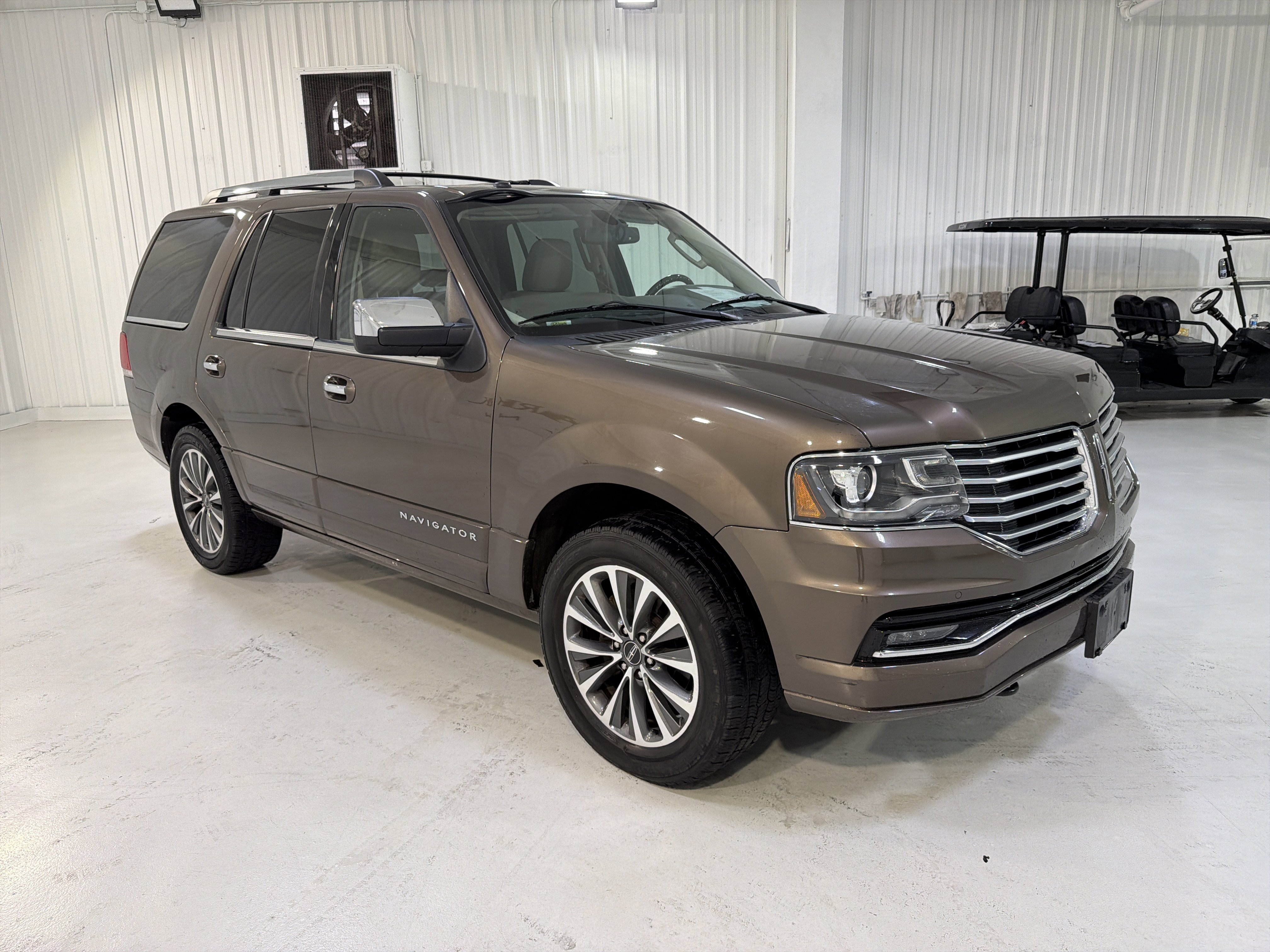 Used 2015 Lincoln Navigator 2WD image 7