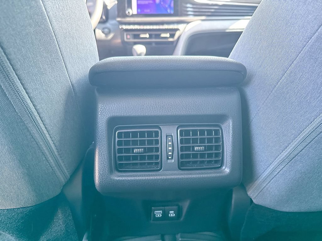 Used 2025 Toyota Camry LE w/ Convenience Package FWD image 21