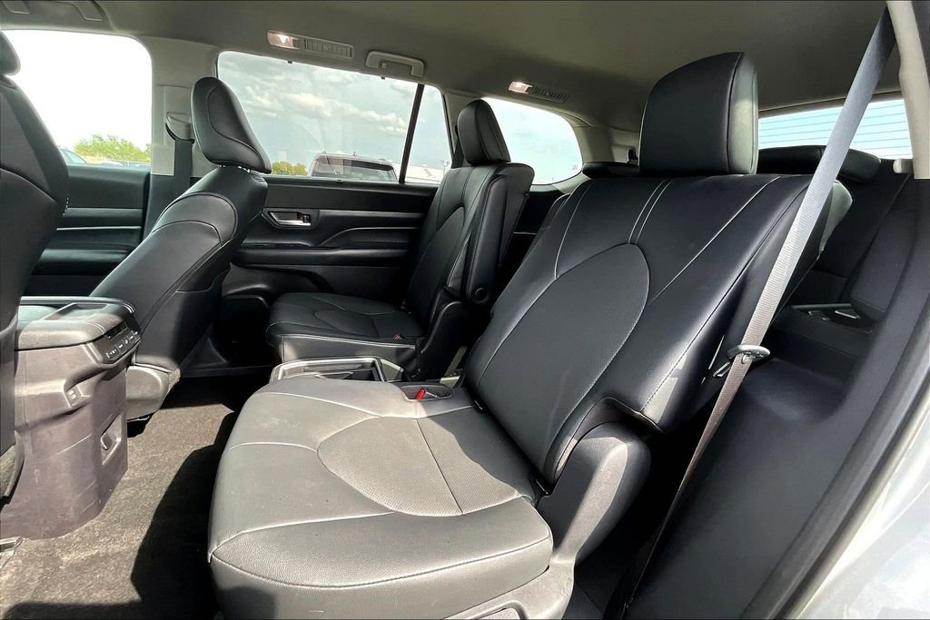 Used 2025 Toyota Grand Highlander FWD image 35