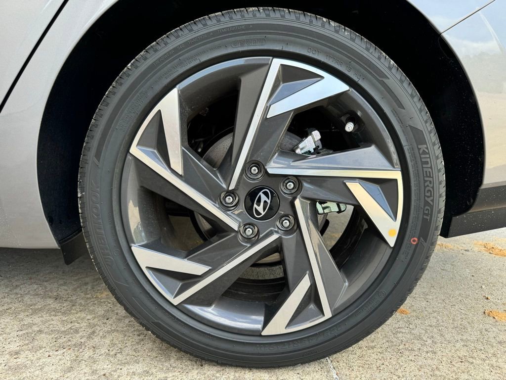 New 2025 Hyundai Elantra SEL image 25