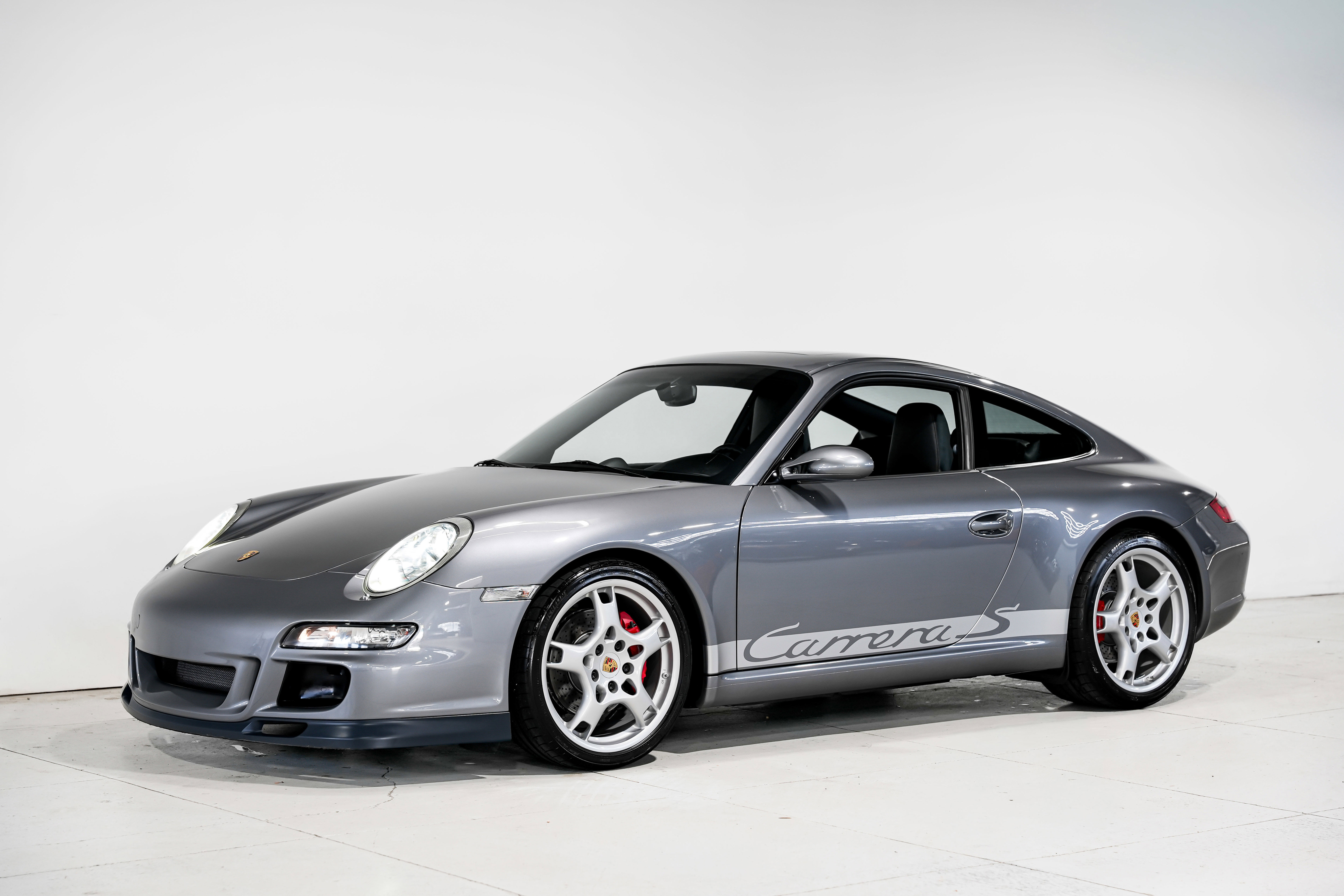 Used 2005 Porsche 911 Carrera S RWD image 6