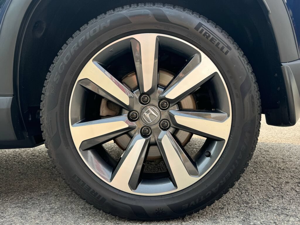 Used 2025 Honda Pilot Touring image 10