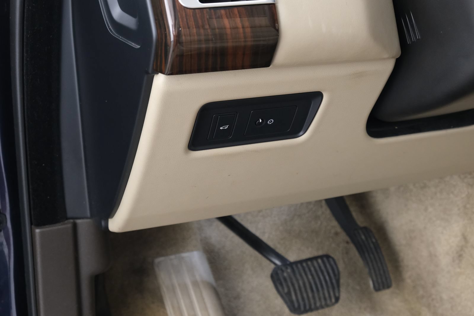 Used 2016 Land Rover Range Rover HSE AWD/4WD image 26