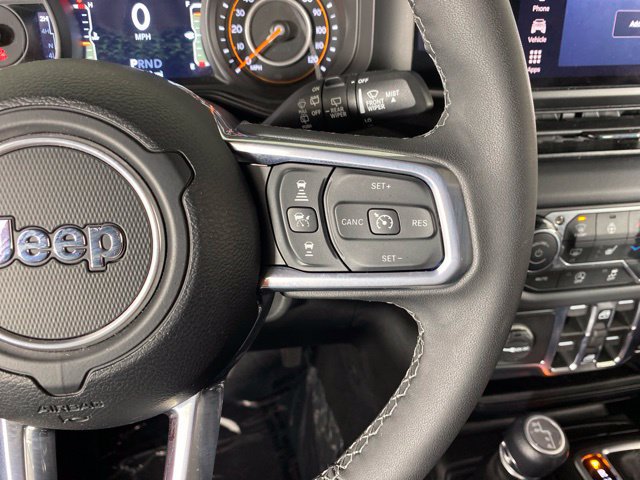 Used 2026 Jeep Wrangler Unlimited Sahara AWD/4WD image 25