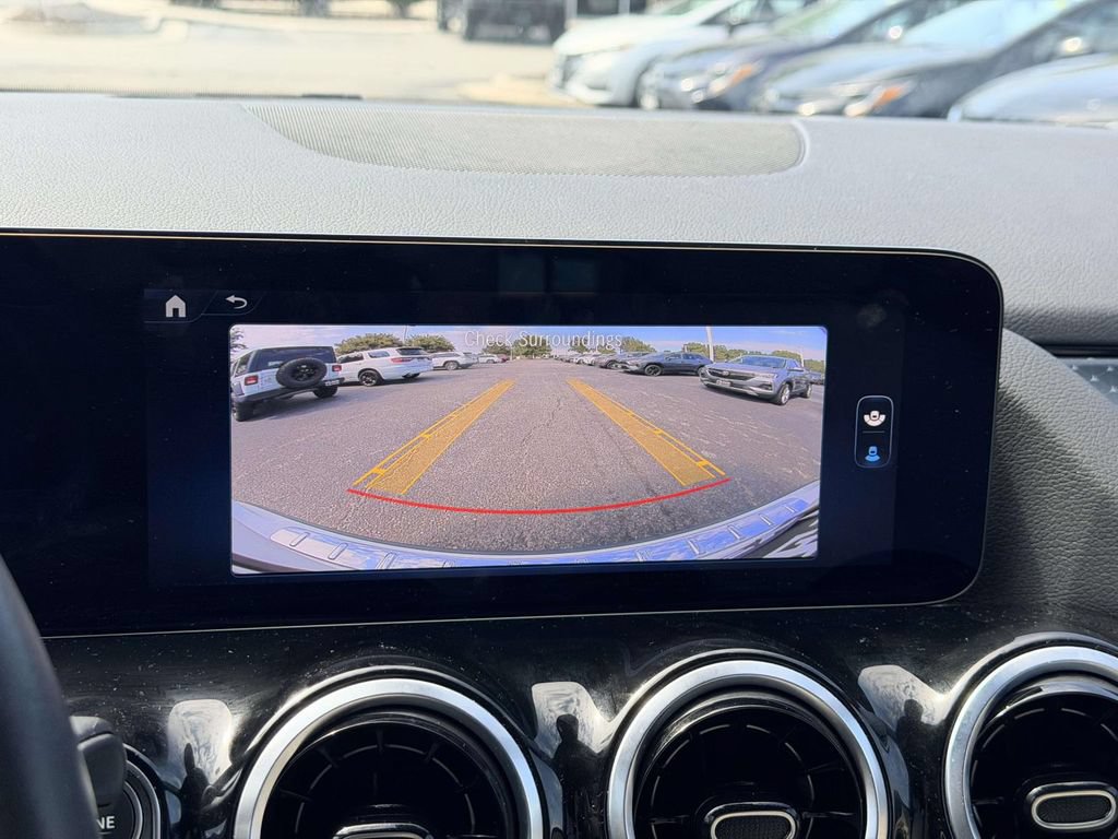 Used 2025 Mercedes-Benz GLA 250 4MATIC image 18