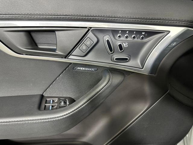 Used 2021 Jaguar F-TYPE Coupe RWD image 25