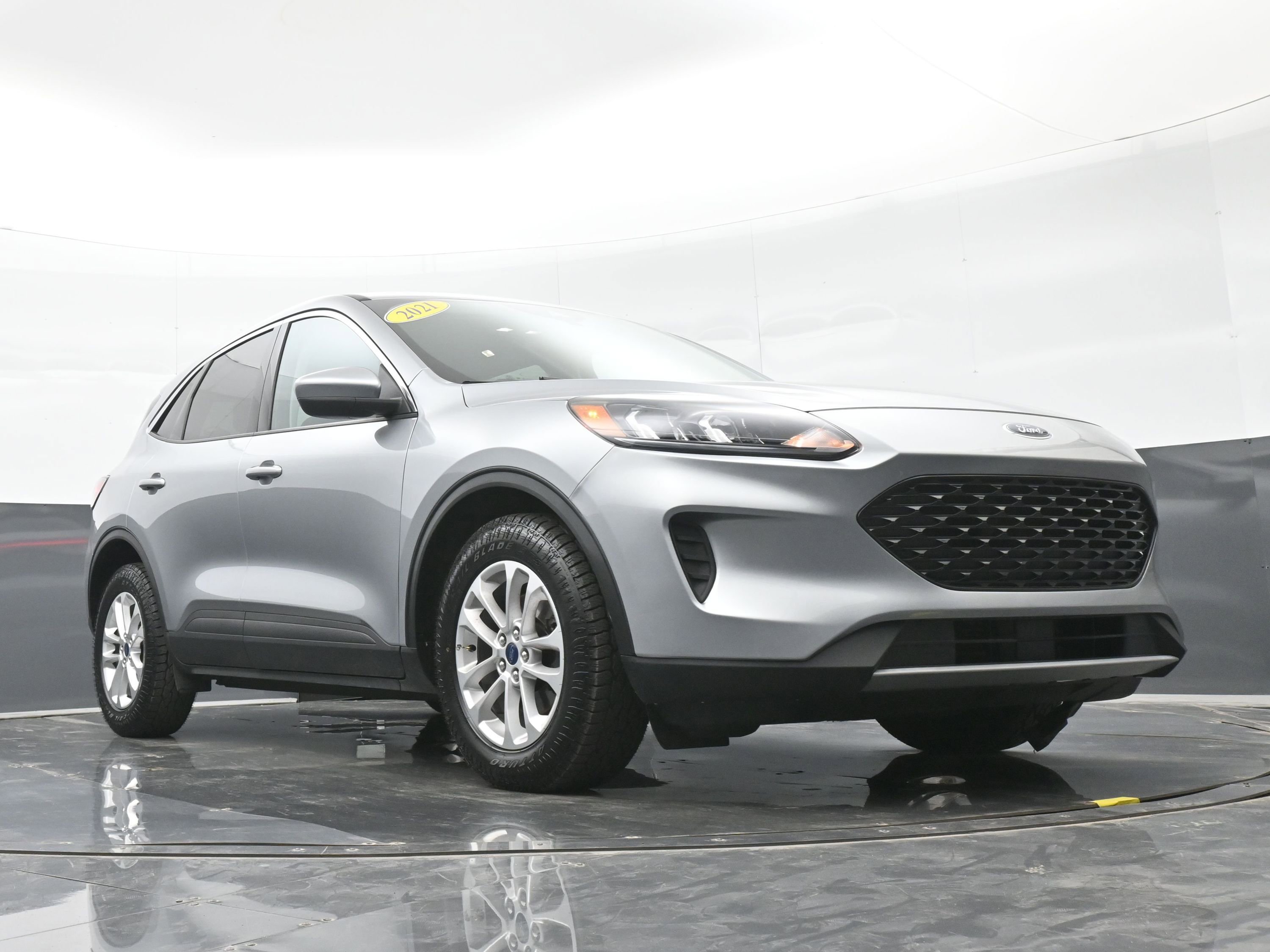 Used 2021 Ford Escape SE image 42