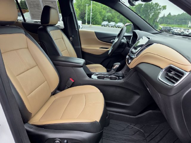 Used 2023 Chevrolet Equinox Premier AWD/4WD image 23