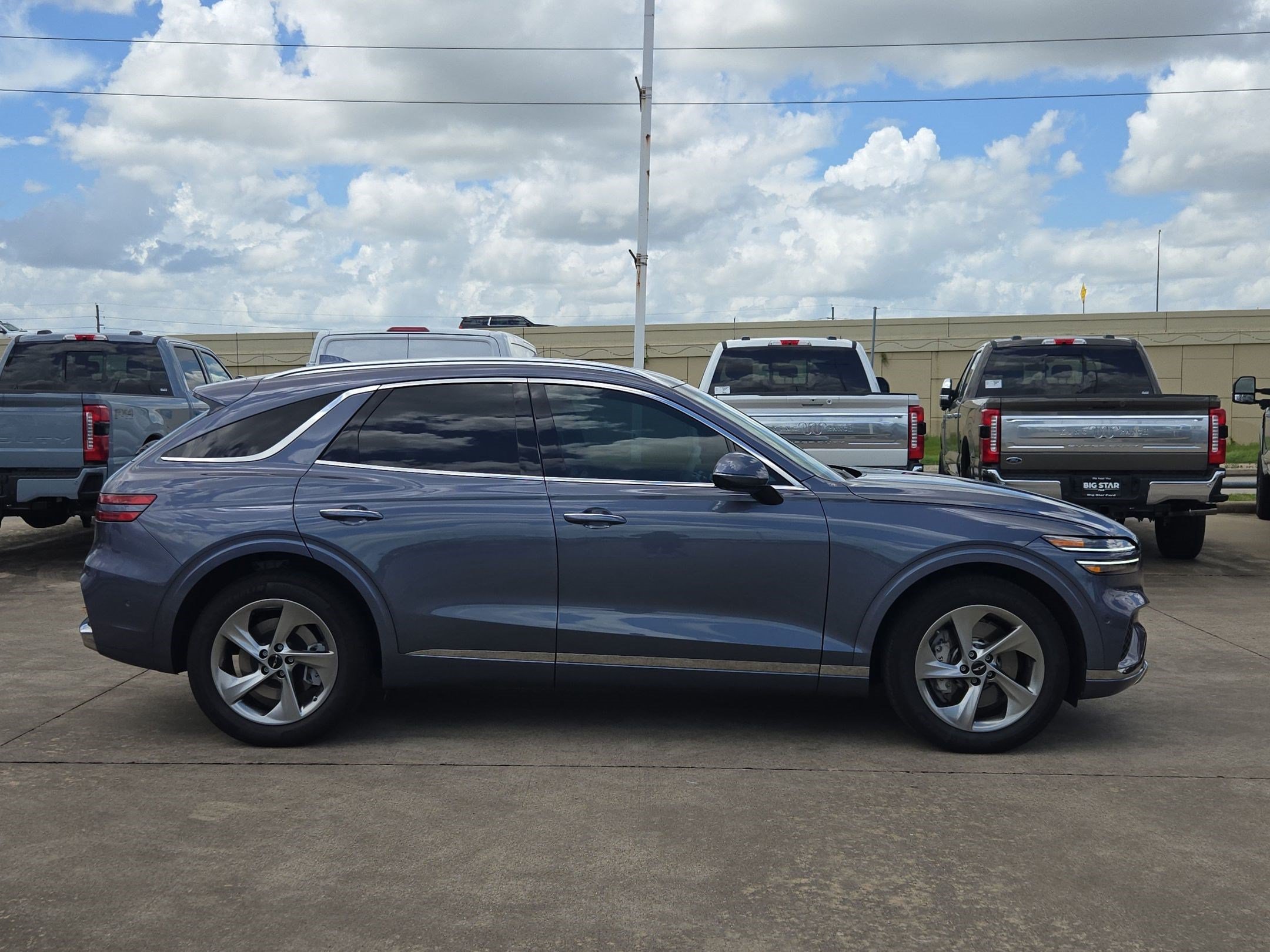 Used 2026 Genesis GV70 2.5T Advanced AWD/4WD image 2