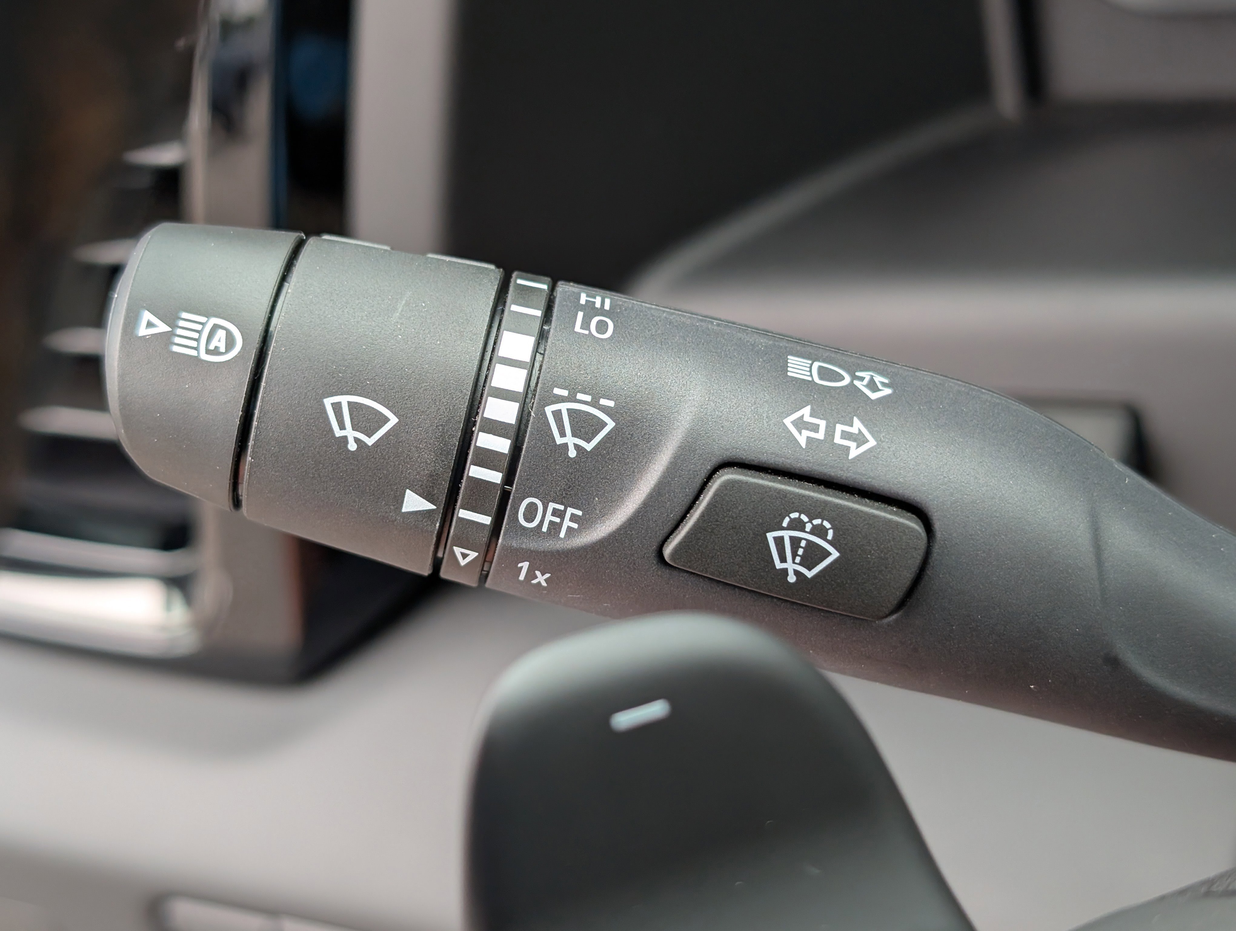 Used 2024 GMC Sierra 1500 AT4 w/ Technology Package image 25