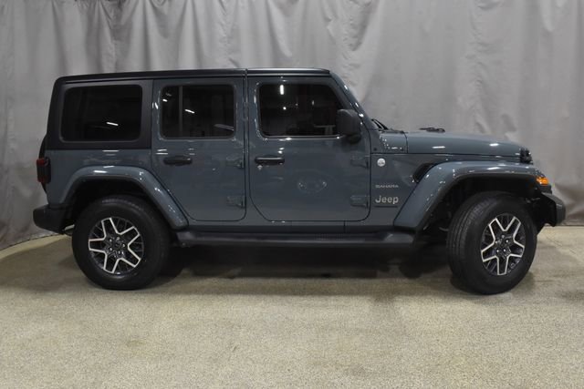 Used 2024 Jeep Wrangler Sahara image 3