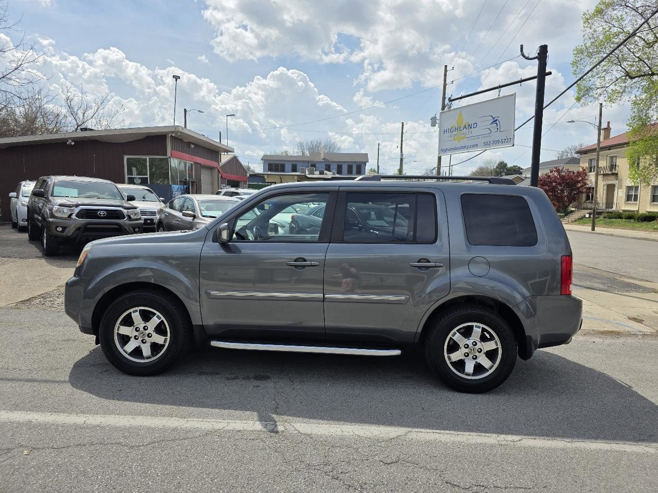 Used 2010 Honda Pilot Touring image 2