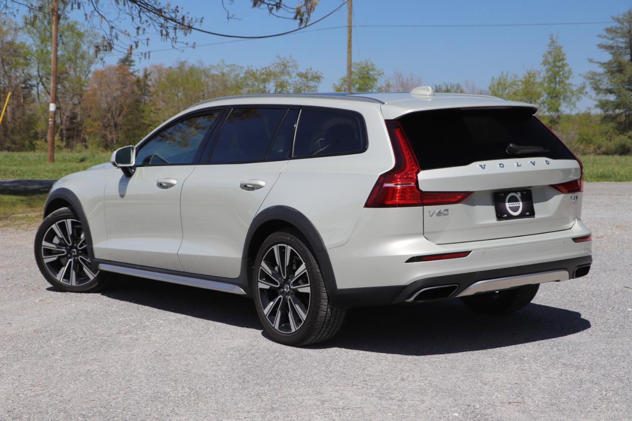Used 2020 Volvo V60 T5 Cross Country AWD/4WD image 37