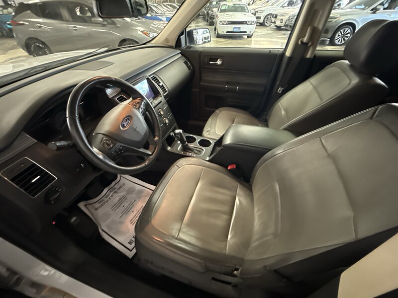 Used 2019 Ford Flex SEL w/ Equipment Group 202A FWD image 16