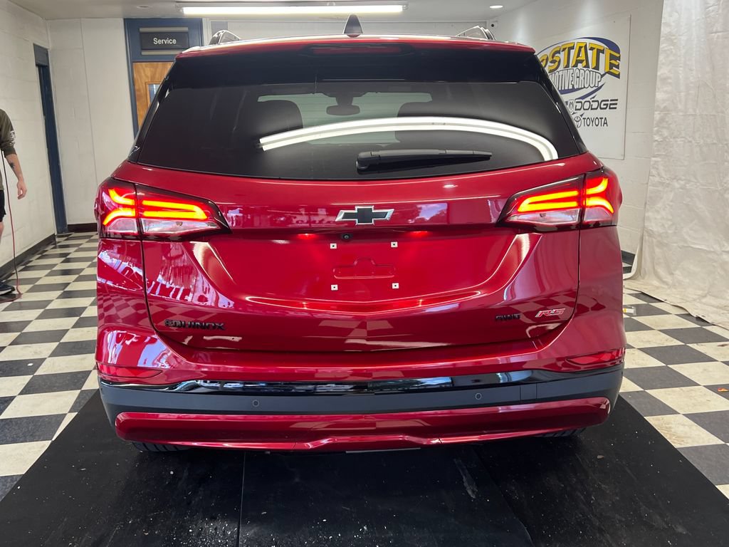 Used 2024 Chevrolet Equinox RS AWD/4WD image 10