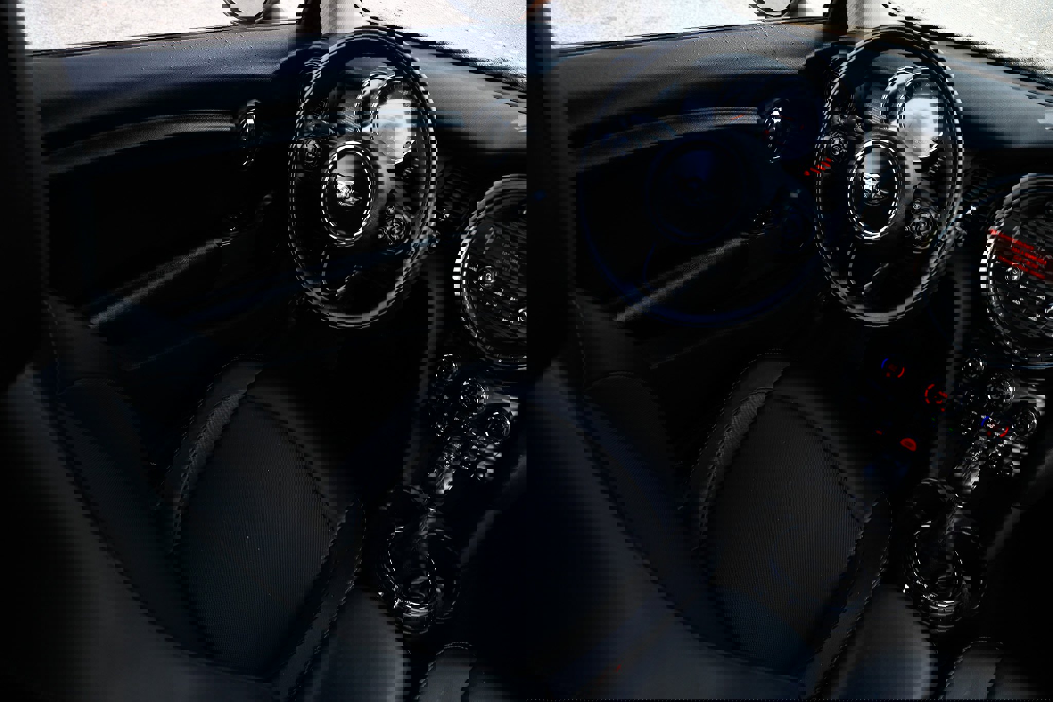 Used 2015 MINI Cooper 2-Door Hardtop image 25