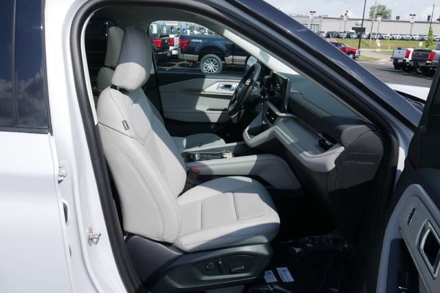 New 2026 Ford Explorer Active w/ Active Comfort Package AWD/4WD image 27