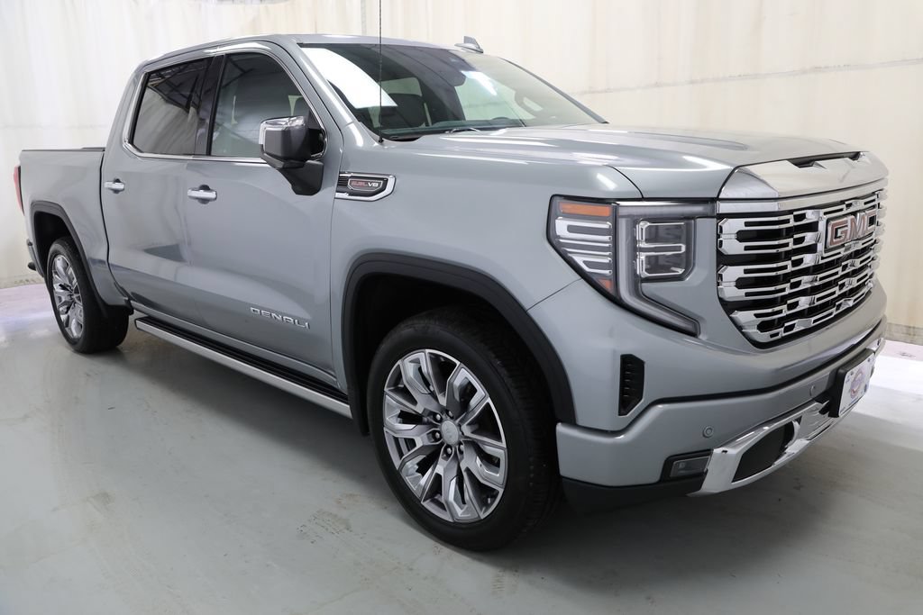 Used 2025 GMC Sierra 1500 Denali AWD/4WD image 3